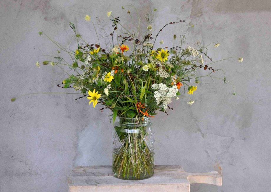 Vaas met bloemen in Borderpakket: Momenten in augustus van Plantwerk